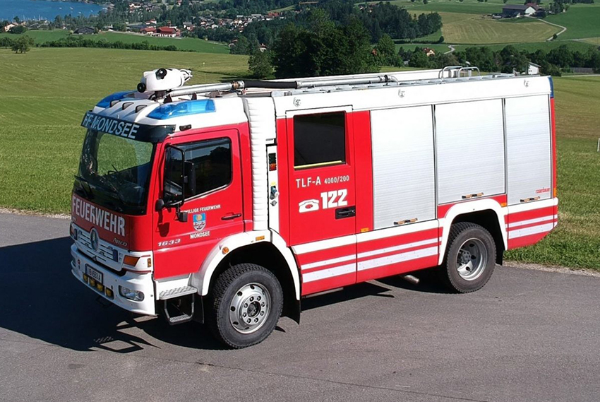 2003-TLF-Feuerwehr-Mondsee-2-e15673326812251-scaled